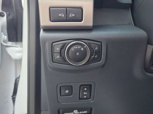 Used 2022 Ford F350 Platinum image 13