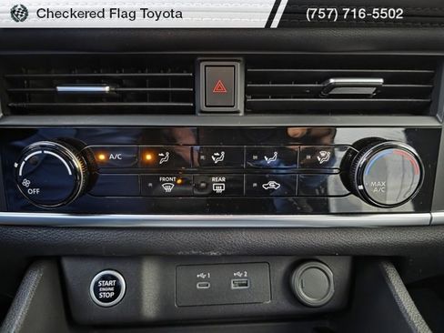 Used 2023 Nissan Rogue S image 31