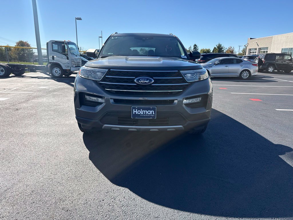Used 2020 Ford Explorer XLT w/ Equipment Group 202A AWD/4WD image 8