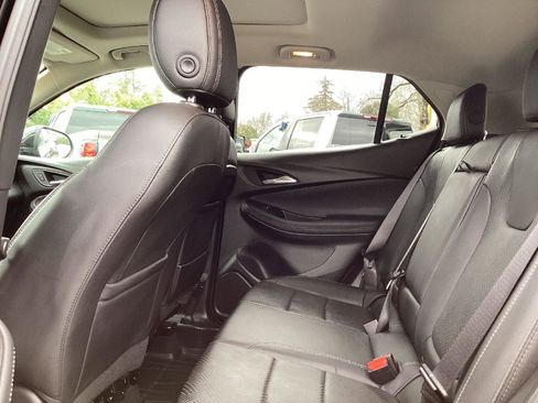 Used 2022 Buick Encore GX Essence w/ Experience Buick Package image 7