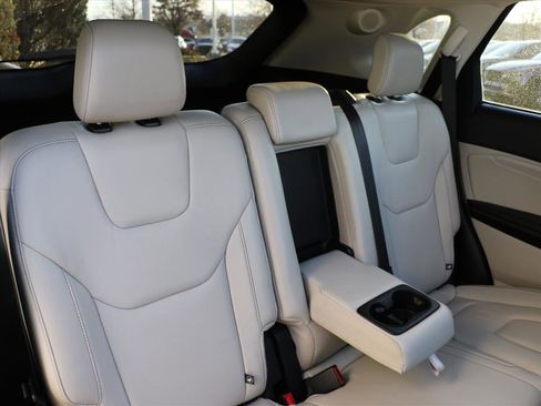 Used 2020 Ford Edge Titanium w/ Class II Trailer Tow Package image 9