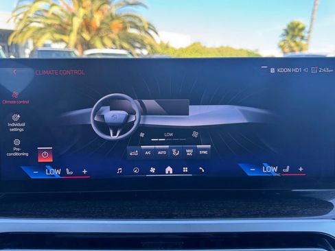 Used 2024 BMW i4 eDrive35 w/ Convenience Package image 21