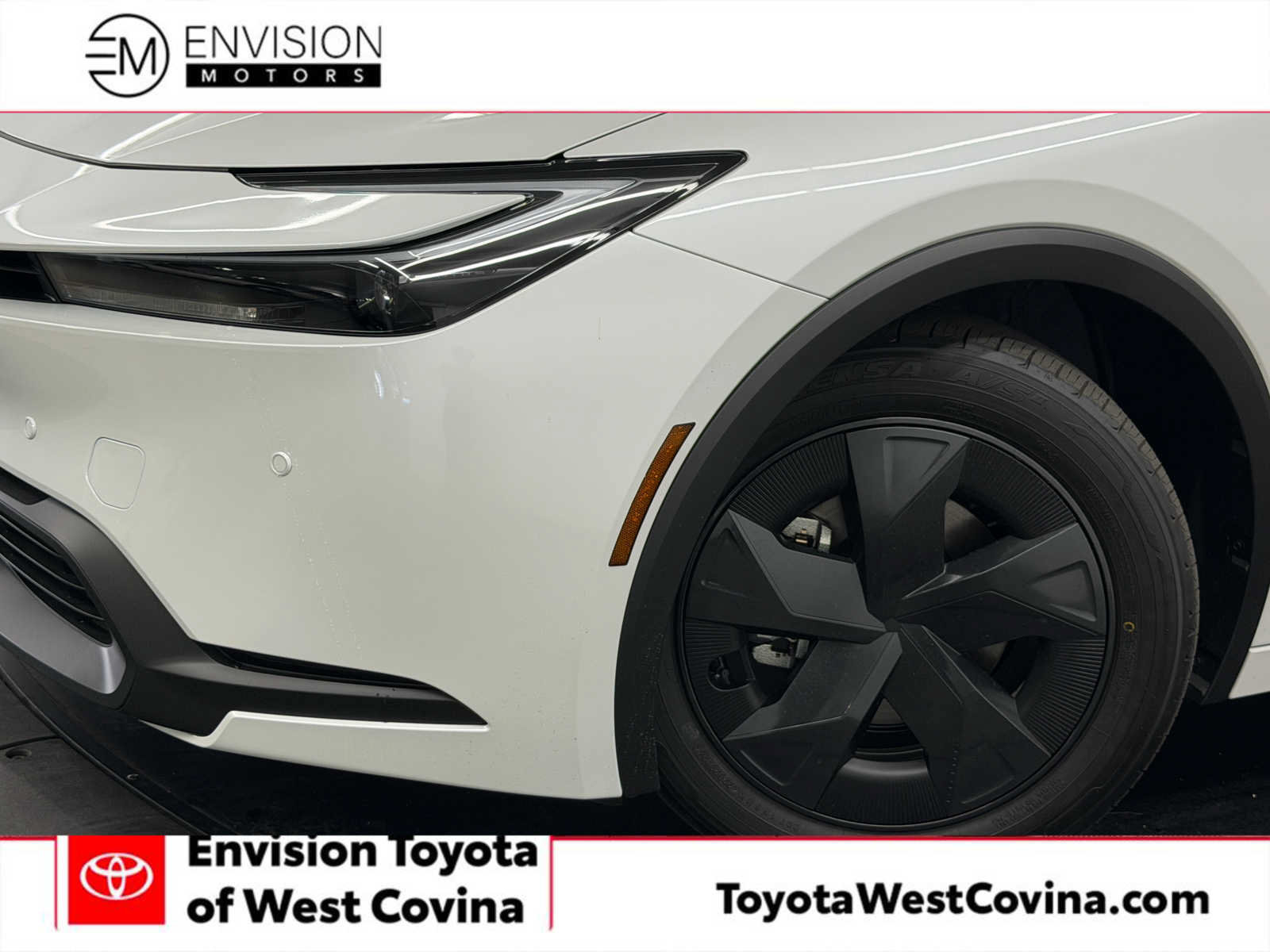 New 2027 Toyota Prius LE FWD image 4
