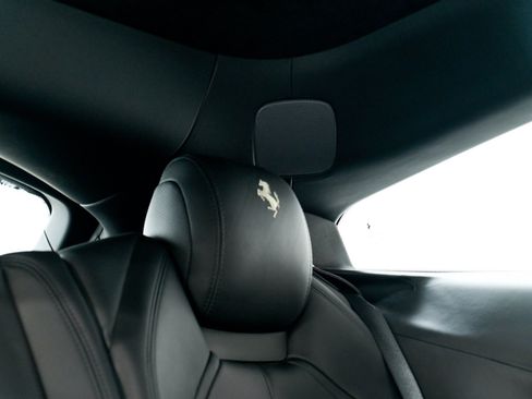 Used 2017 Ferrari GTC4Lusso AWD/4WD image 38