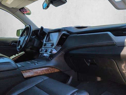 Used 2020 Chevrolet Suburban Premier AWD/4WD image 23