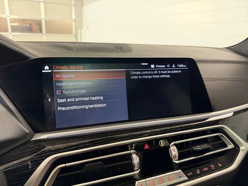 Used 2022 BMW X7 xDrive40i w/ M Sport Package AWD/4WD image 25