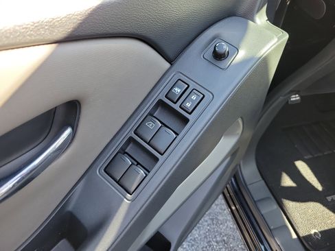 Used 2022 Nissan Frontier SV image 19