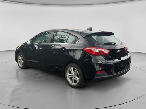Used 2017 Chevrolet Cruze LT w/ Convenience Package FWD image 3