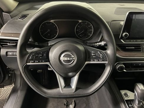 Used 2023 Nissan Altima 2.5 SV FWD image 23