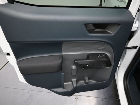 New 2025 Ford Maverick XL image 31