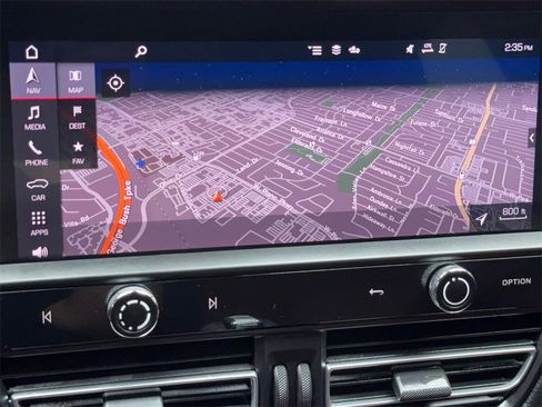 Used 2022 Porsche Macan S image 25