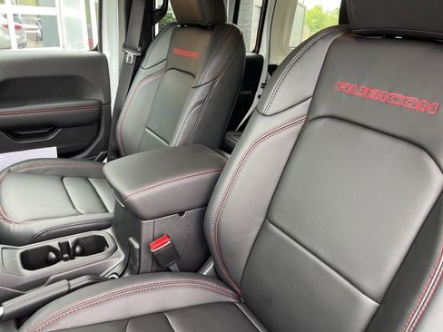 New 2026 Jeep Wrangler Unlimited Rubicon AWD/4WD image 31