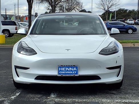 Used 2023 Tesla Model 3 Standard Range image 2