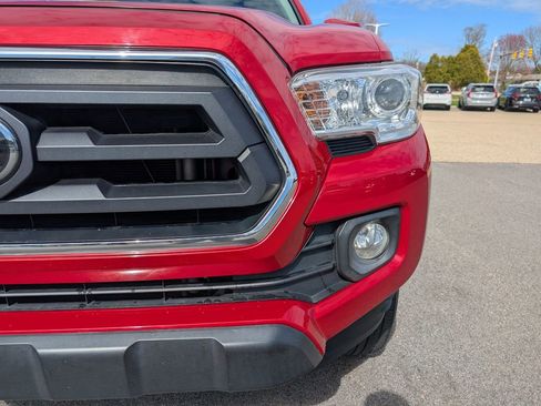 Used 2021 Toyota Tacoma SR5 w/ SR5 Appearance Package (SM) RWD image 11