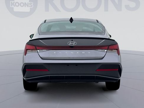 New 2026 Hyundai Elantra SEL Sport Premium FWD image 8