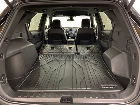 Used 2023 Chevrolet Equinox RS w/ LPO, Floor Liner Package AWD/4WD image 13