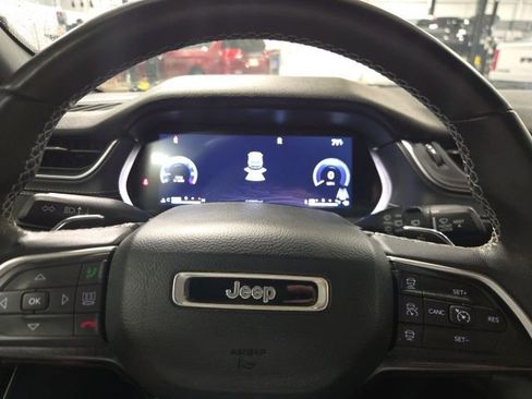 Used 2022 Jeep Grand Cherokee L Laredo AWD/4WD image 16