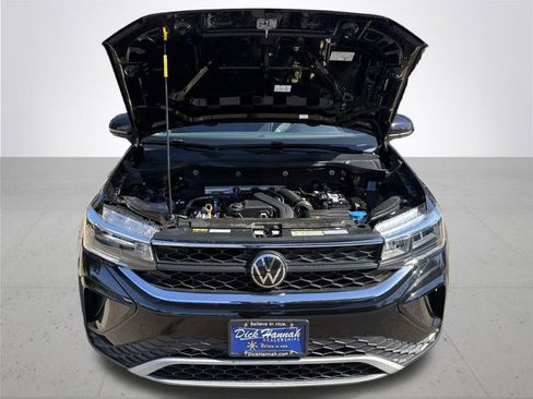 Used 2022 Volkswagen Taos SE image 4