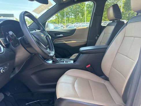 Used 2022 Chevrolet Equinox Premier FWD image 9