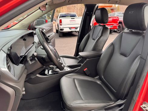 Used 2024 Buick Encore GX Sport Touring image 9