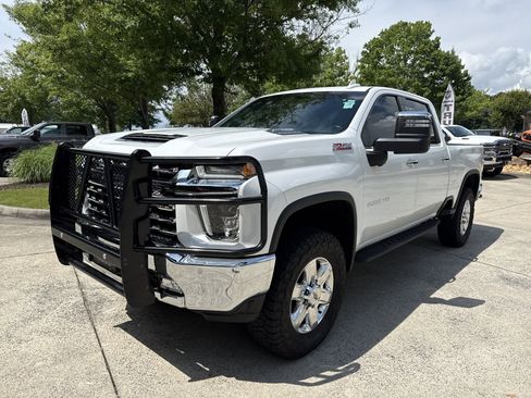 Used 2022 Chevrolet Silverado 2500 LTZ AWD/4WD image 3