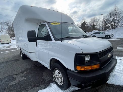Used 2015 Chevrolet Express 3500 Extended w/ Smoker's Package image 8