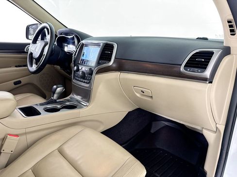 Used 2018 Jeep Grand Cherokee Limited image 13