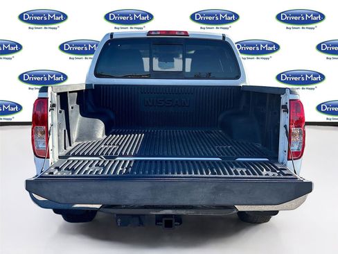 Used 2015 Nissan Frontier SV image 24