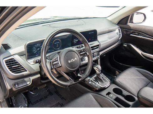 Used 2024 Kia Seltos SX AWD/4WD image 12