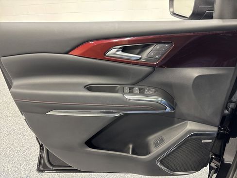 Used 2024 Chevrolet Traverse RS w/ LPO, Floor Liner Package image 32