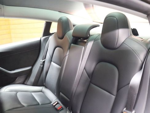 Used 2022 Tesla Model 3 image 30