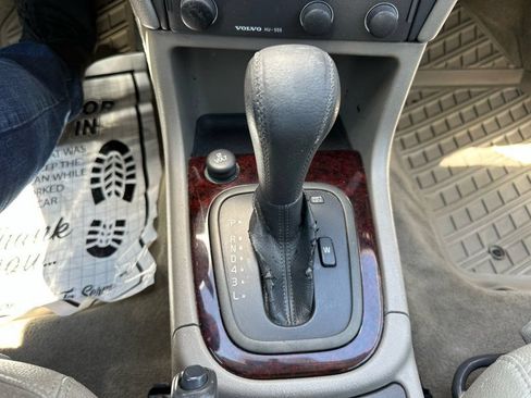Used 2004 Volvo S40 FWD image 18
