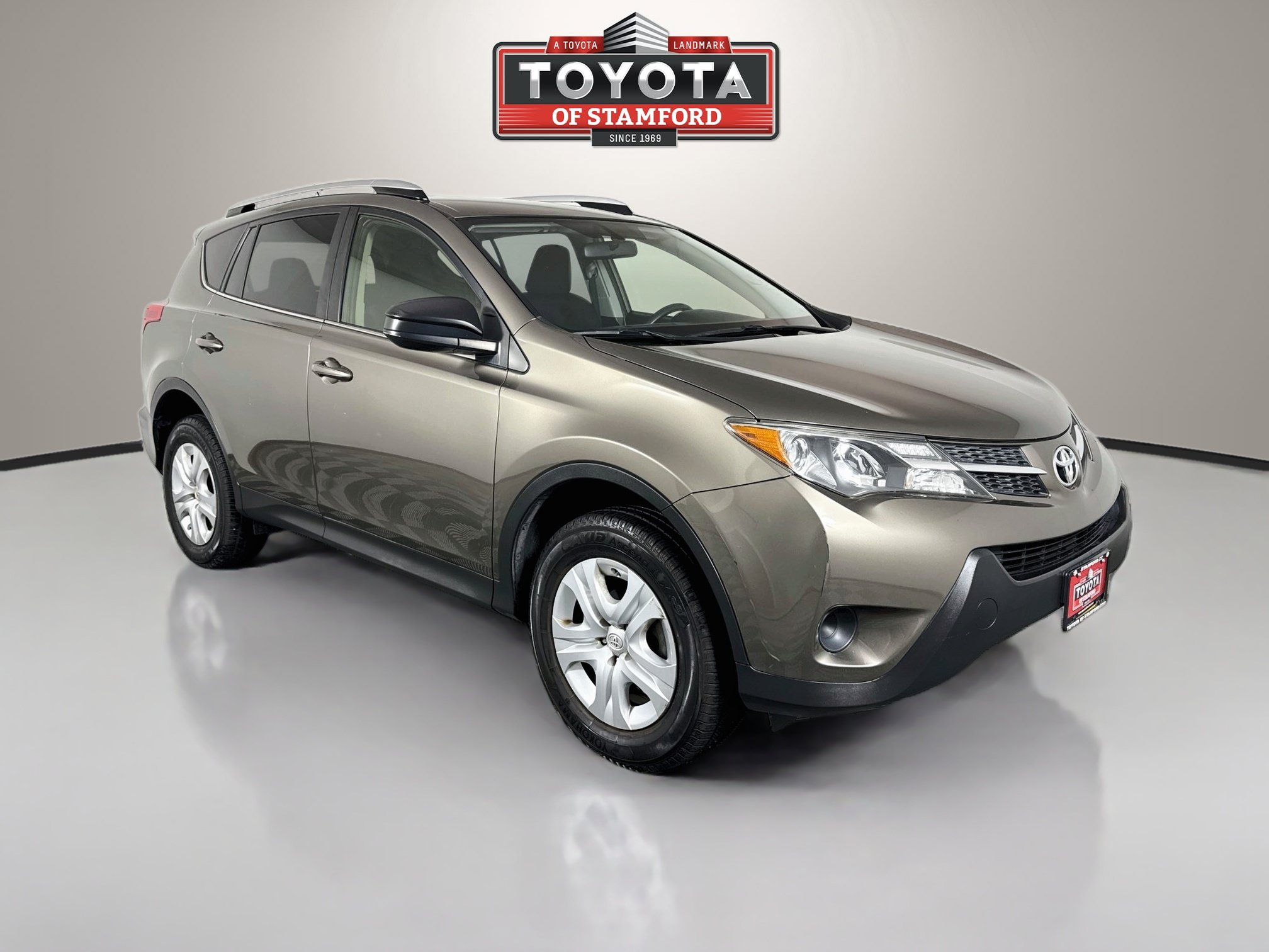 Used 2015 Toyota RAV4 LE AWD/4WD image 1