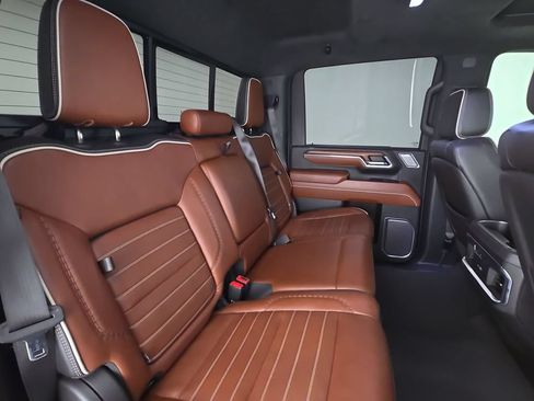 Used 2024 GMC Sierra 2500 Denali Ultimate w/ Max Trailering Package AWD/4WD image 33