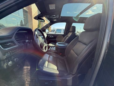 Used 2022 Chevrolet Suburban LT image 7