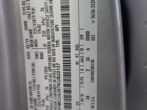 Used 2019 Ford Escape Titanium AWD/4WD image 32