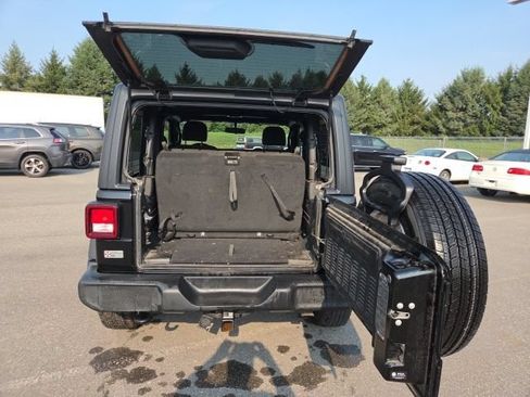 Used 2021 Jeep Wrangler Sport AWD/4WD image 24
