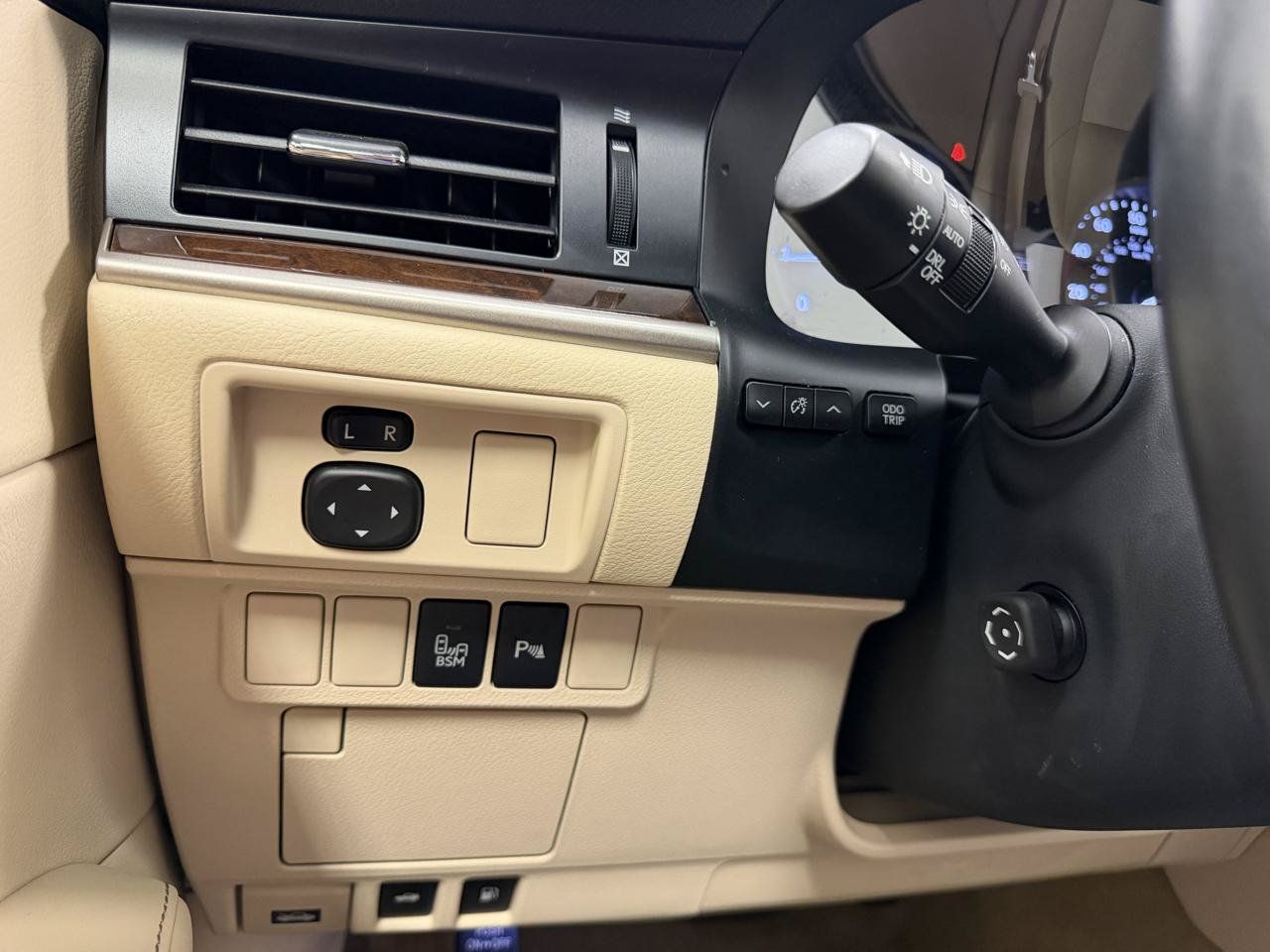 Used 2014 Lexus ES 350 w/ Luxury Package FWD image 26