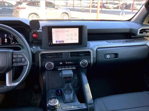 Used 2025 Toyota Tacoma TRD Off-Road image 6