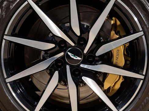 Used 2023 Aston Martin DB11 Volante image 12