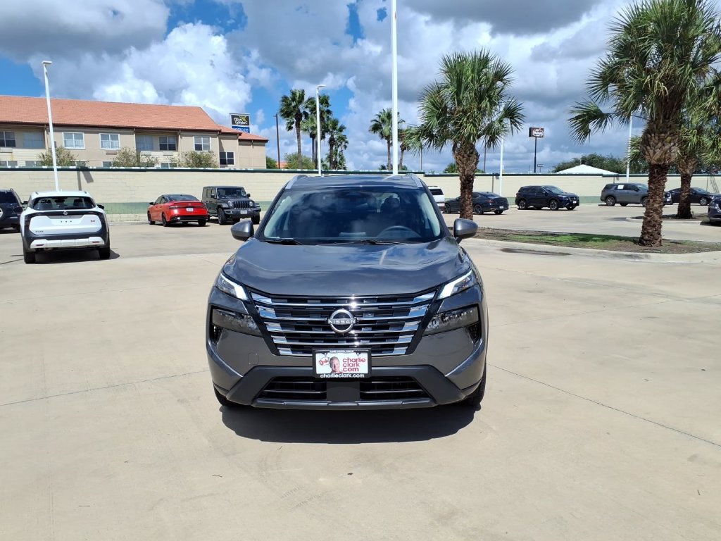 Used 2025 Nissan Rogue SV w/ SV Premium Package FWD image 8