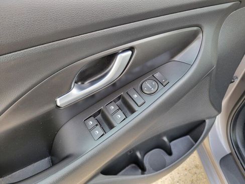 Used 2020 Hyundai Elantra GT w/ Style Package 02 image 13