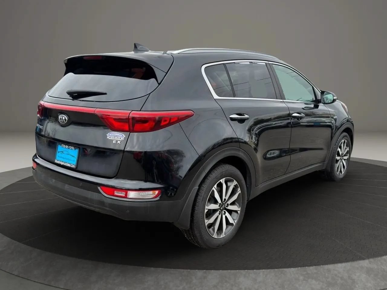 Used 2017 Kia Sportage EX w/ EX Technology Package AWD/4WD image 4