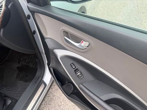 Used 2018 Hyundai Santa Fe Limited image 39