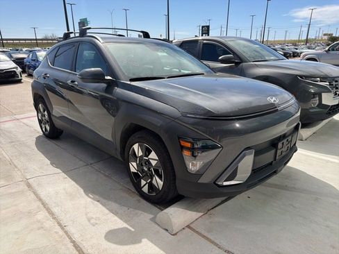 Used 2025 Hyundai Kona SEL image 3