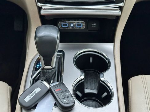 Used 2019 Jeep Grand Cherokee Limited w/ Luxury Group II image 23