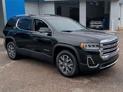 Certified 2023 GMC Acadia SLE w/ Driver Convenience Package image 2