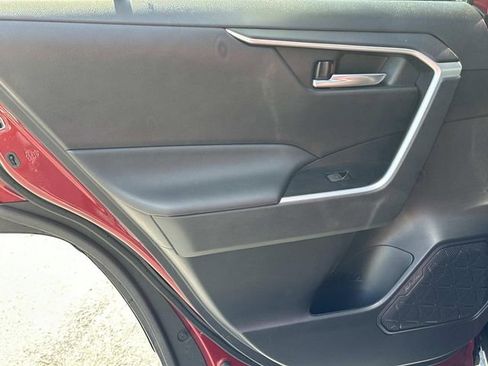 Used 2023 Toyota RAV4 XLE Premium image 11