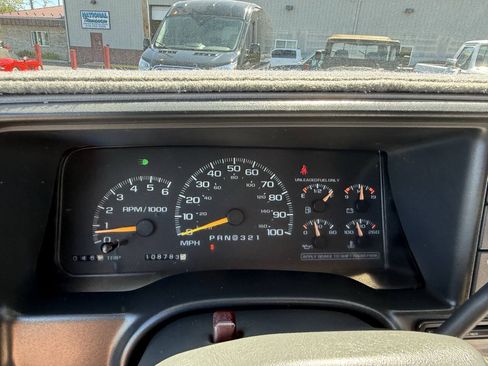 Used 1997 Chevrolet Silverado 1500 2WD Extended Cab w/ Preferred Equipment Group 2 image 14