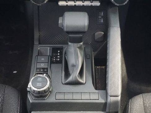 Used 2025 Toyota 4Runner SR5 AWD/4WD image 26